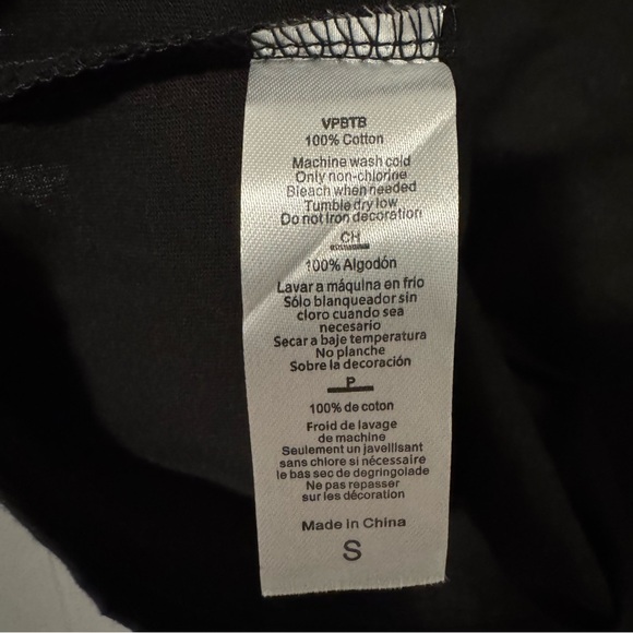 BNWT Vanderpump Dogs Black V-neck T-Shirt with Pink Graphic Text, size S - Picture 5 of 6